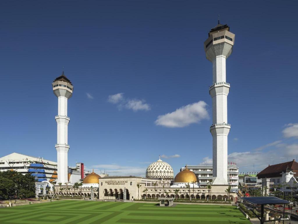 Super Oyo 2672 Bee M Syariah Hotel Bandung Luaran gambar